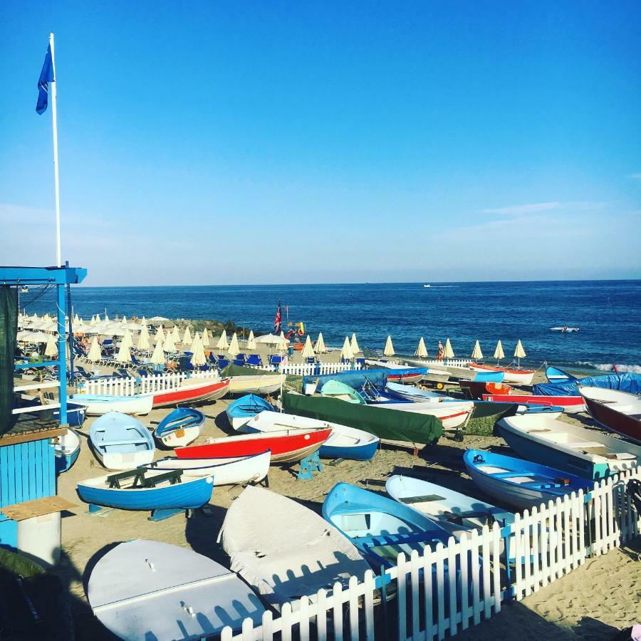 Le Finestre Sul Mare Διαμέρισμα Albissola Marina Εξωτερικό φωτογραφία